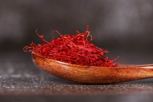 12 Manfaat Saffron Untuk Kesehatan Lansia
