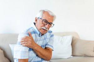 Artikel 1 perbedaan Osteoporosis vs Osteoarthritis