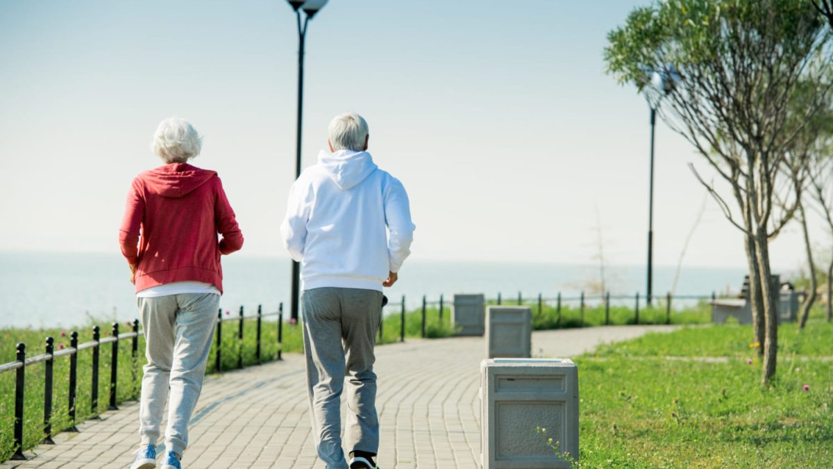 5 Manfaat Vitamin D untuk Lansia agar Tetap Sehat