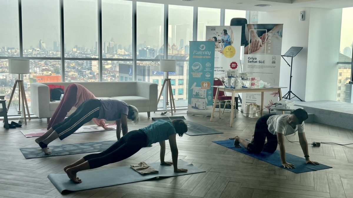 Buktikan Softness of Love, Parenty Adakan Yoga Time Untuk Para Lansia di Senior Living Care